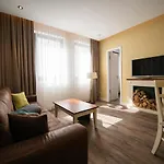 - Aparthotel