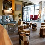 - Aparthotel